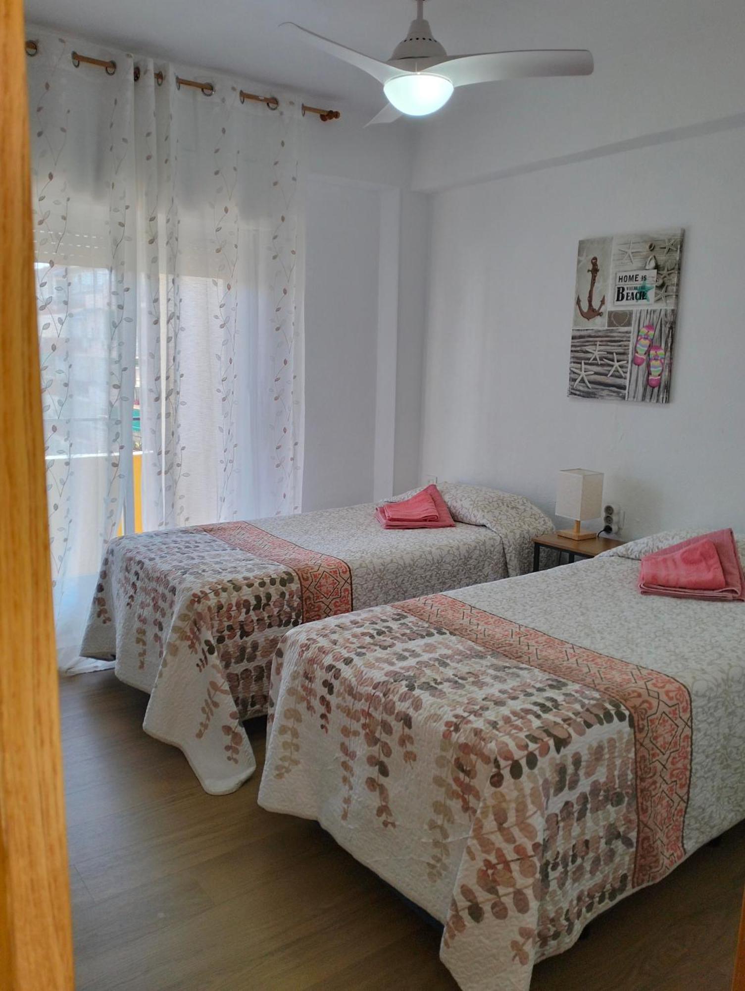 Ricardo Hostal Apartamento 3 Habitaciones Аликанте Екстериор снимка